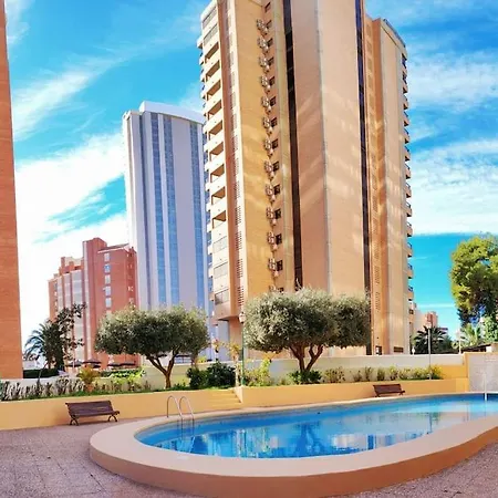 Karola Con Vistas Piscina Y Parking En Apartamento